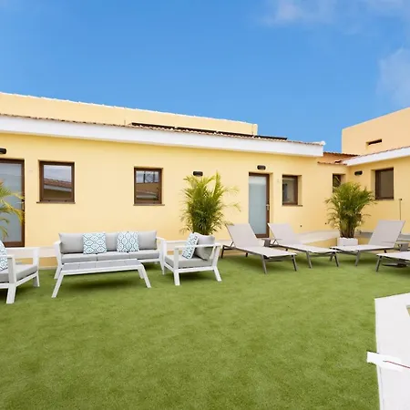 Wonderful Vacation And Pool