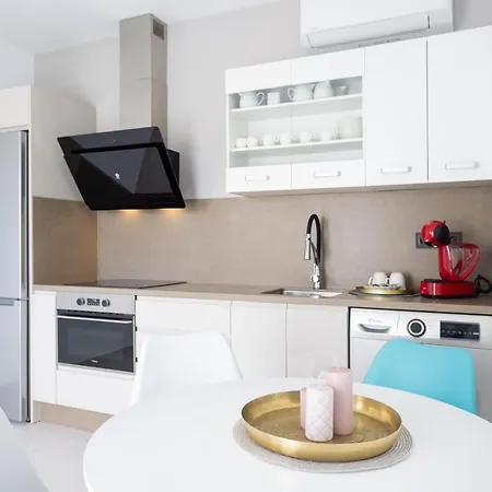 Wonderful Vacation And Pool