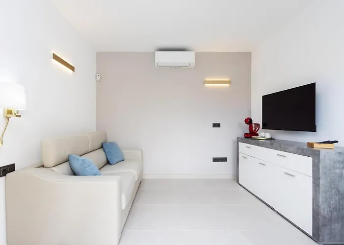 Wonderful Vacation Suites&pool