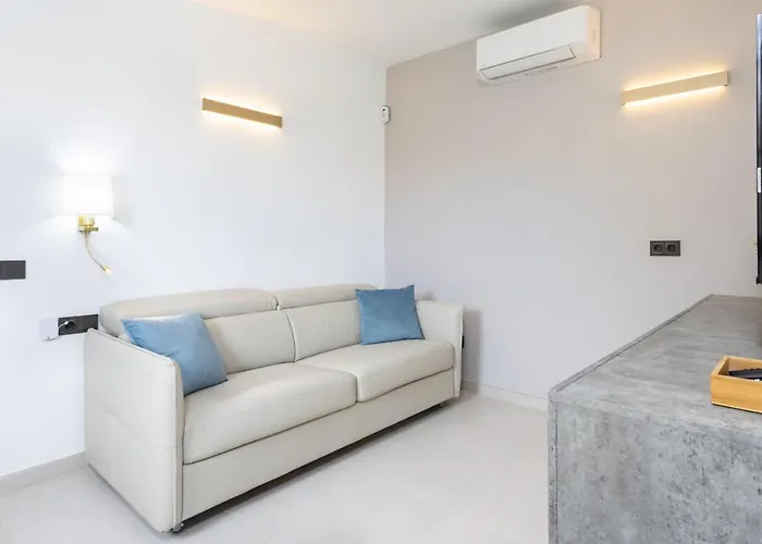 Wonderful Vacation And Pool