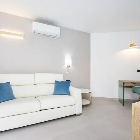 Wonderful Vacation And Pool